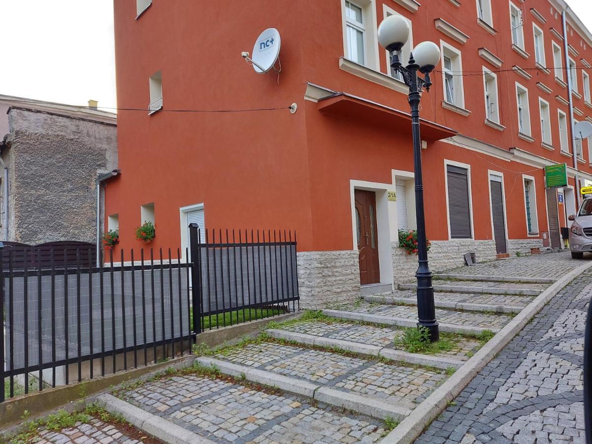 Apartament Przy Ratuszu Boguszów-Gorce Екстериор снимка